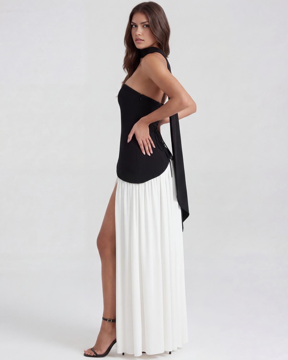 Serena — vestido en color blanco y negro · Novah Collection [color:Blanco y Negro]